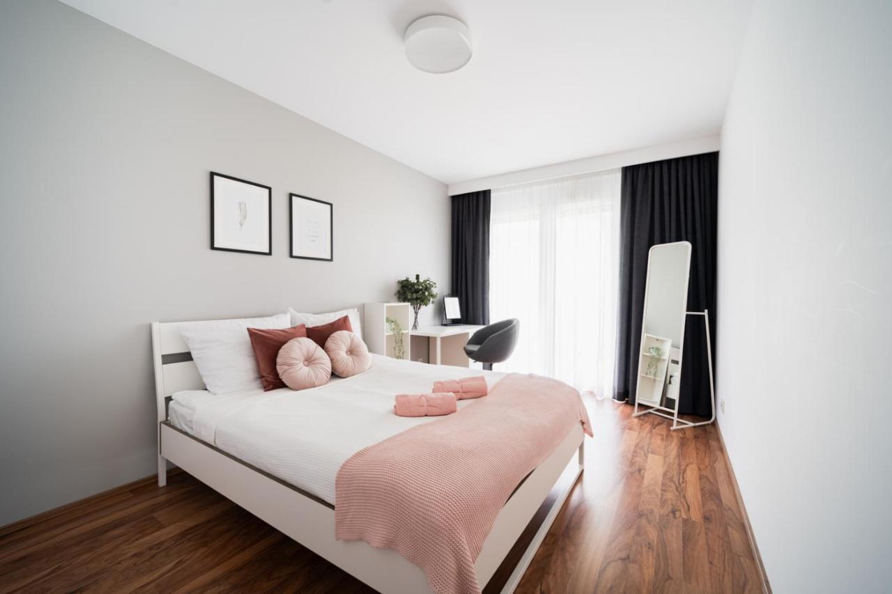 Big Apart - Atal Towers - 3 Rooms - Private Parking Place Wrocław Exterior foto